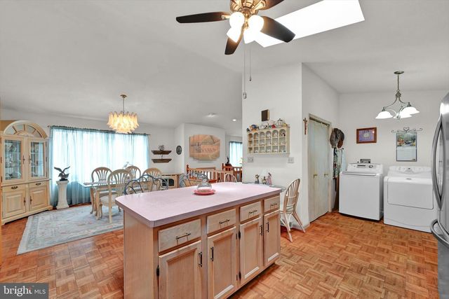500 W LLOYD ST, Shenandoah, PA 17976
