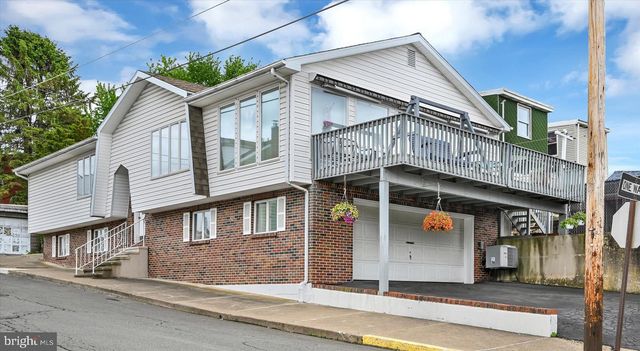 500 W LLOYD ST, Shenandoah, PA 17976