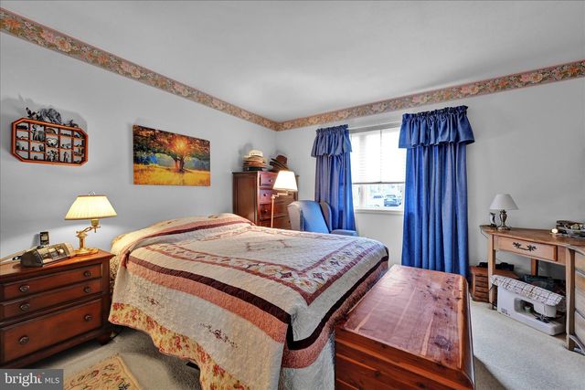500 W LLOYD ST, Shenandoah, PA 17976