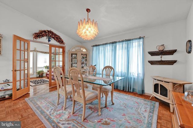 500 W LLOYD ST, Shenandoah, PA 17976
