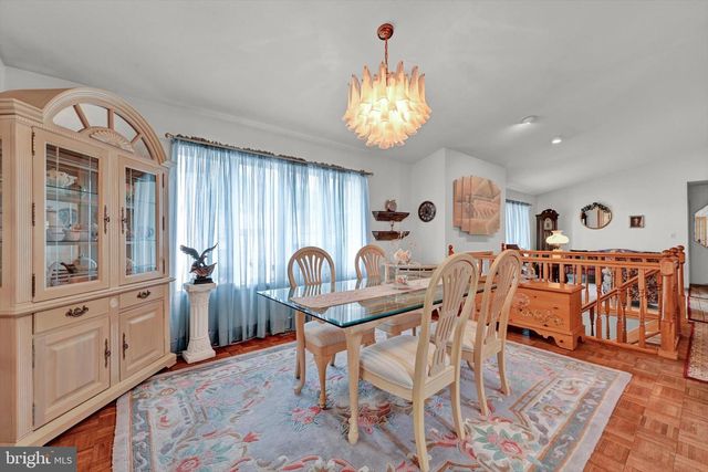 500 W LLOYD ST, Shenandoah, PA 17976
