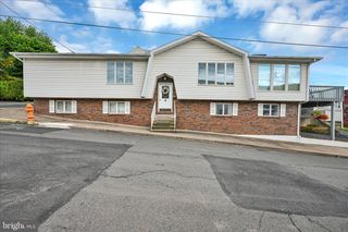 500 W LLOYD ST, Shenandoah, PA 17976