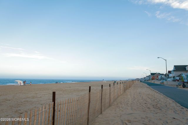 11 Pearce Avenue, Manasquan, NJ 08736