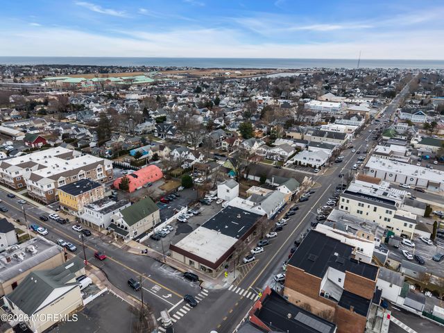 11 Pearce Avenue, Manasquan, NJ 08736