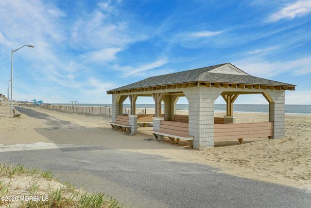 11 Pearce Avenue, Manasquan, NJ 08736