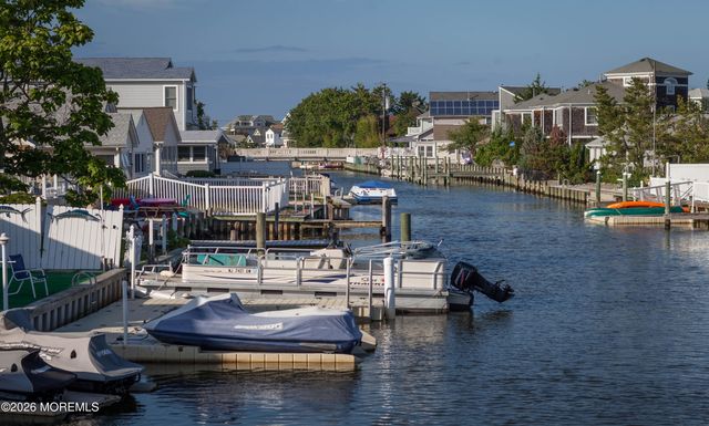 11 Pearce Avenue, Manasquan, NJ 08736