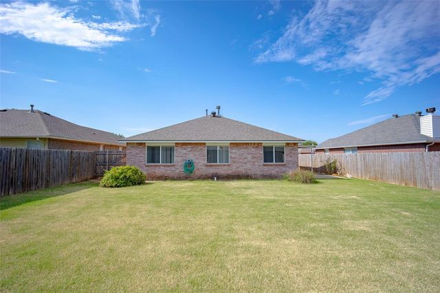 337 W Chantilly Way, Mustang, OK 73064
