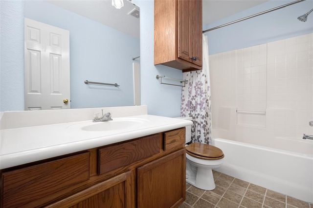 337 W Chantilly Way, Mustang, OK 73064