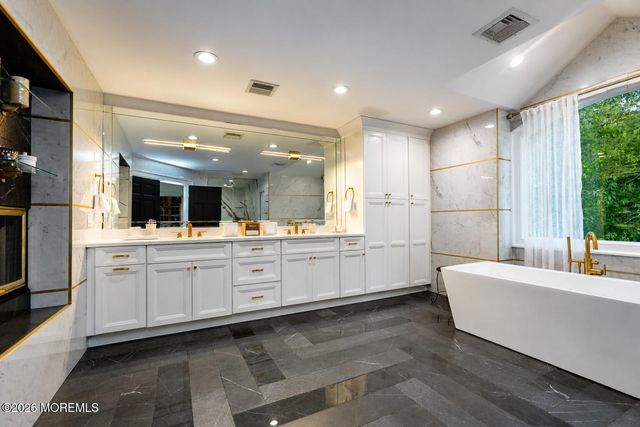 5 Grand Court, Colts Neck, NJ 07722
