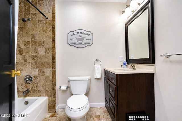 5 Grand Court, Colts Neck, NJ 07722