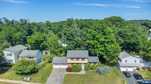 4 Hover Drive, Mount Arlington Boro, NJ 07856