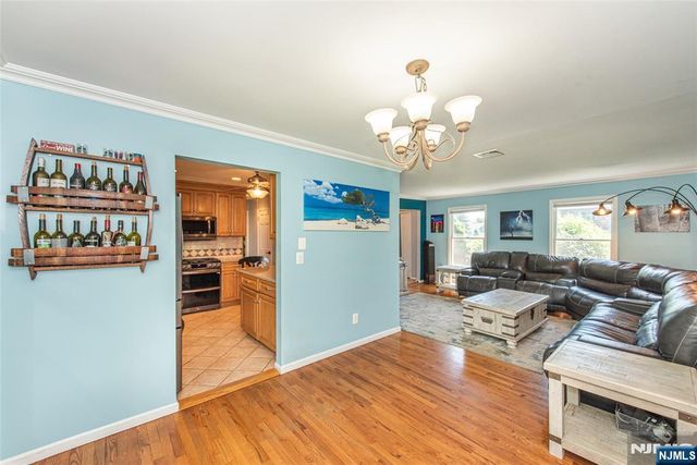 4 Hover Drive, Mount Arlington Boro, NJ 07856