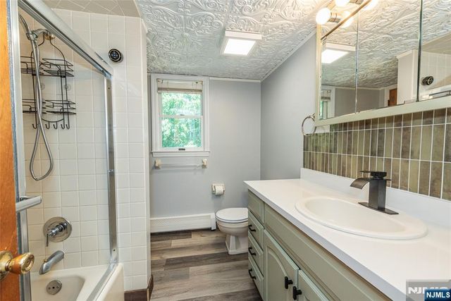4 Hover Drive, Mount Arlington Boro, NJ 07856