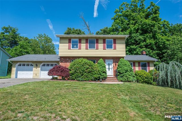 4 Hover Drive, Mount Arlington Boro, NJ 07856