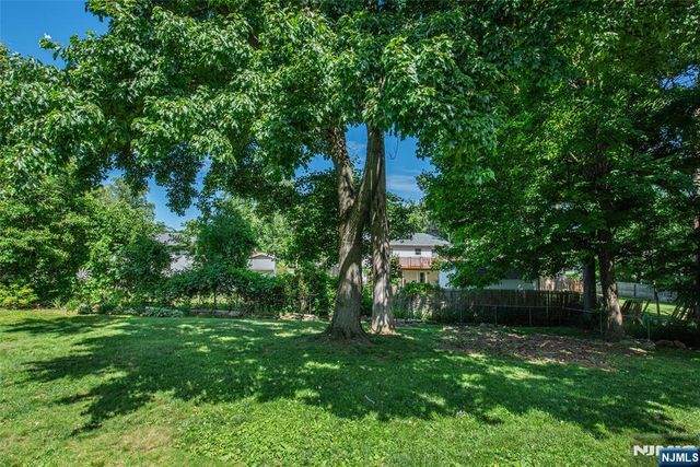 4 Hover Drive, Mount Arlington Boro, NJ 07856