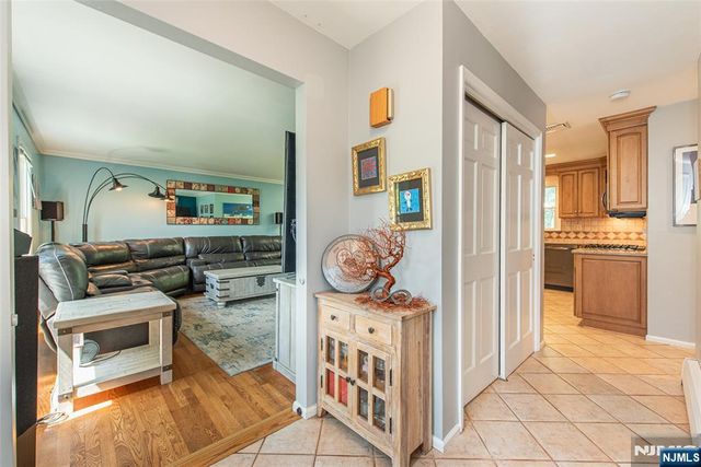 4 Hover Drive, Mount Arlington Boro, NJ 07856