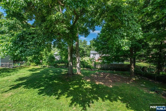 4 Hover Drive, Mount Arlington Boro, NJ 07856