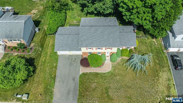 4 Hover Drive, Mount Arlington Boro, NJ 07856