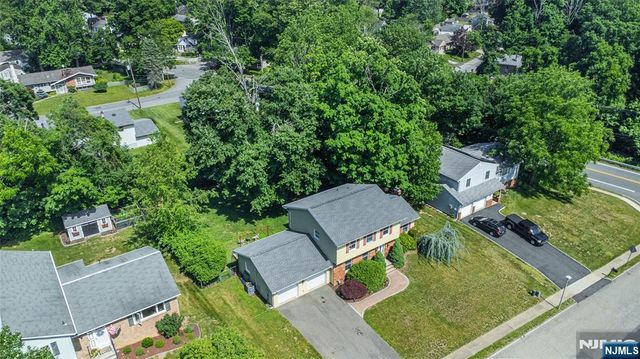 4 Hover Drive, Mount Arlington Boro, NJ 07856