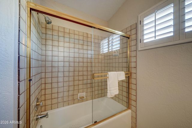 2511 E SHAW BUTTE Drive, Phoenix, AZ 85028