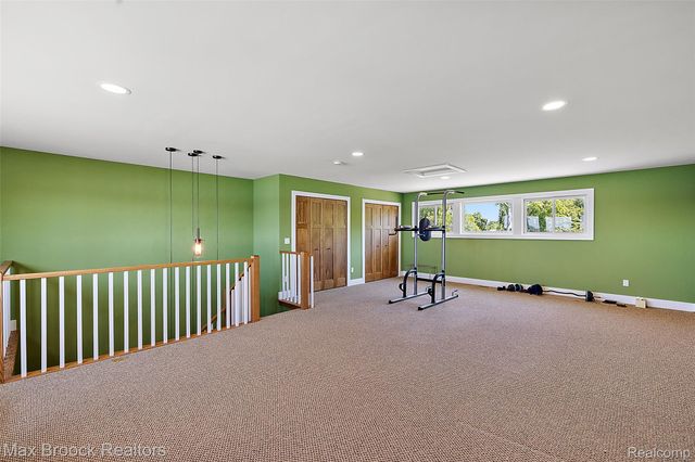 2022 Willow Beach Street, Keego Harbor, MI 48320