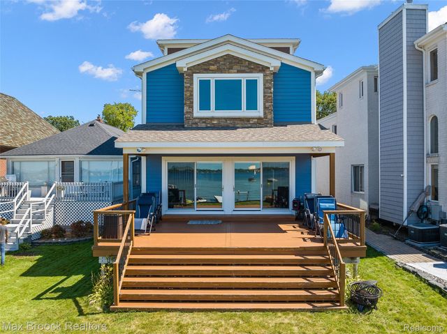 2022 Willow Beach Street, Keego Harbor, MI 48320