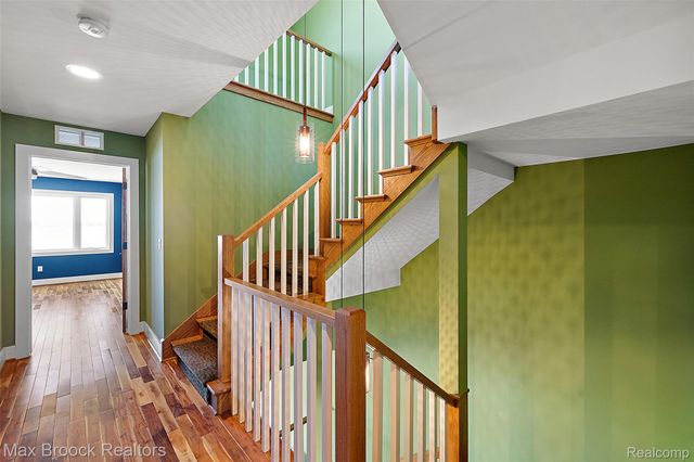 2022 Willow Beach Street, Keego Harbor, MI 48320