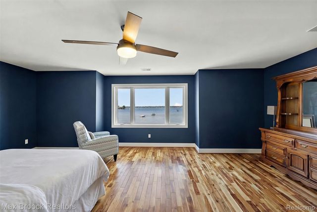 2022 Willow Beach Street, Keego Harbor, MI 48320