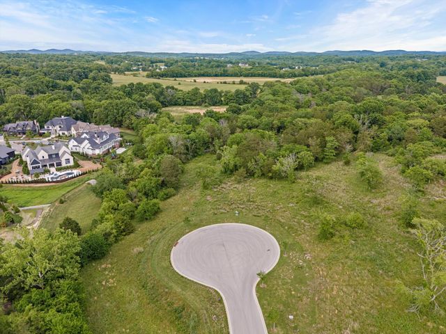 9447 Thatchbay Ct, College Grove, TN 37046