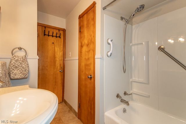 8325 Kenton Avenue, Parma, OH 44129