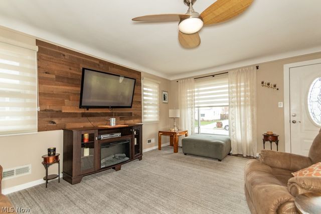 8325 Kenton Avenue, Parma, OH 44129