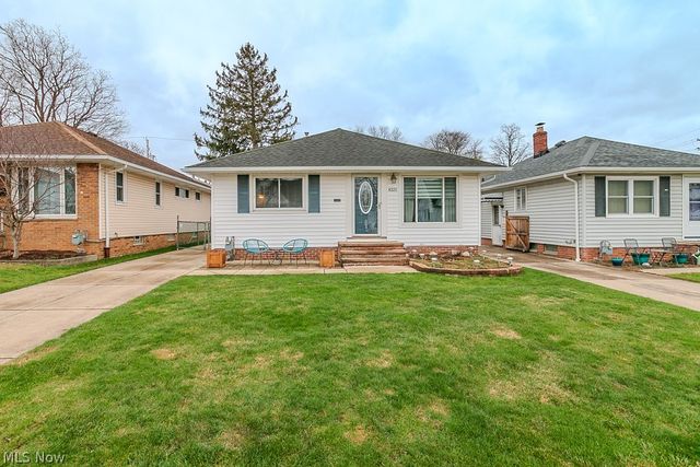 8325 Kenton Avenue, Parma, OH 44129