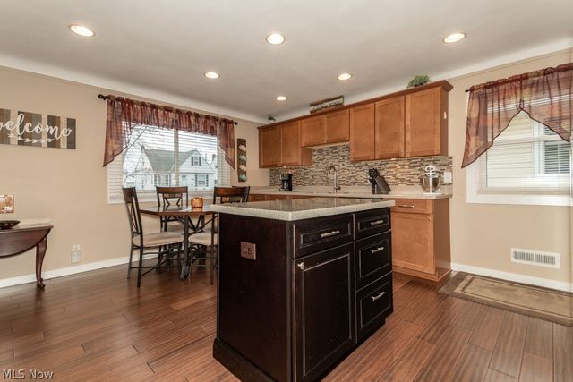 8325 Kenton Avenue, Parma, OH 44129