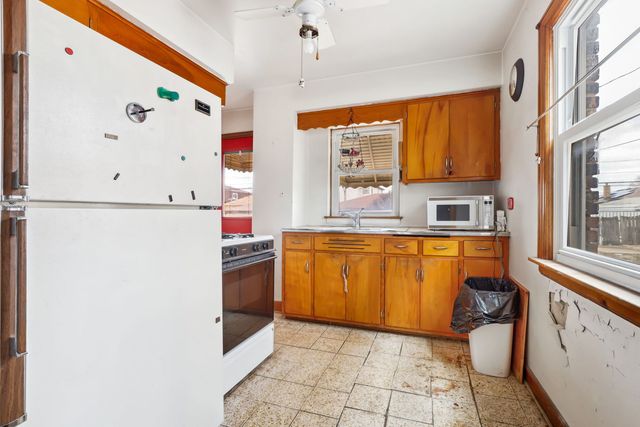 1822 N 23rd Avenue, Melrose Park, IL 60160