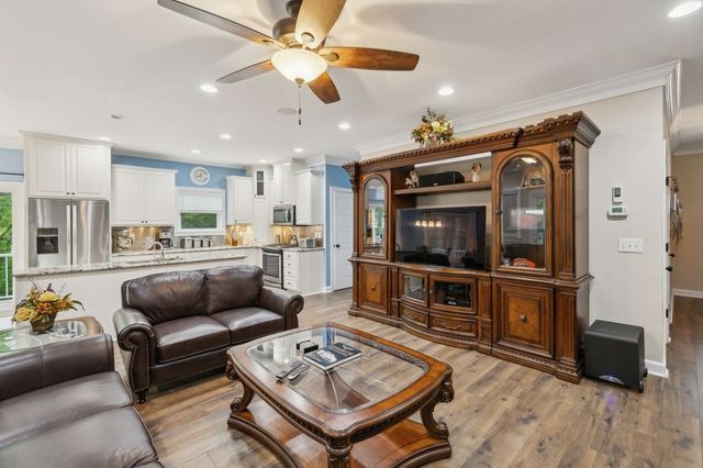 1092 Grandview Way, Jamestown, TN 38556