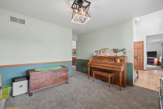 W350N6781 Baltic Pass, Oconomowoc, WI 53066