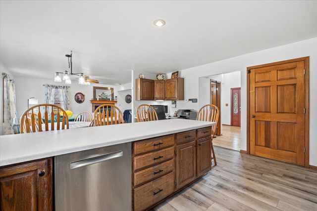 W350N6781 Baltic Pass, Oconomowoc, WI 53066