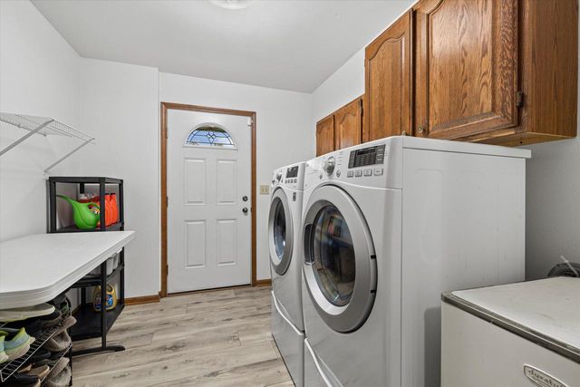 W350N6781 Baltic Pass, Oconomowoc, WI 53066