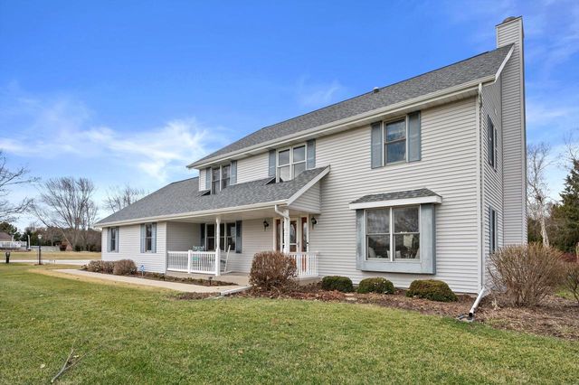 W350N6781 Baltic Pass, Oconomowoc, WI 53066