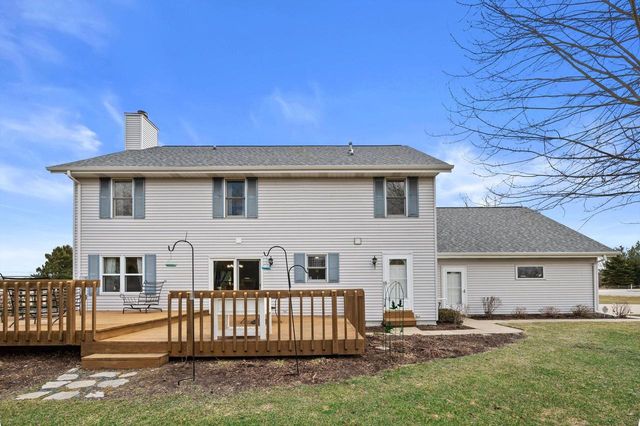 W350N6781 Baltic Pass, Oconomowoc, WI 53066