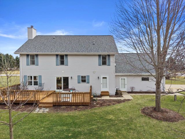 W350N6781 Baltic Pass, Oconomowoc, WI 53066