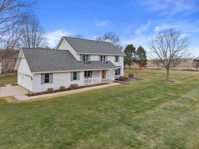 W350N6781 Baltic Pass, Oconomowoc, WI 53066