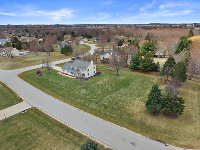 W350N6781 Baltic Pass, Oconomowoc, WI 53066