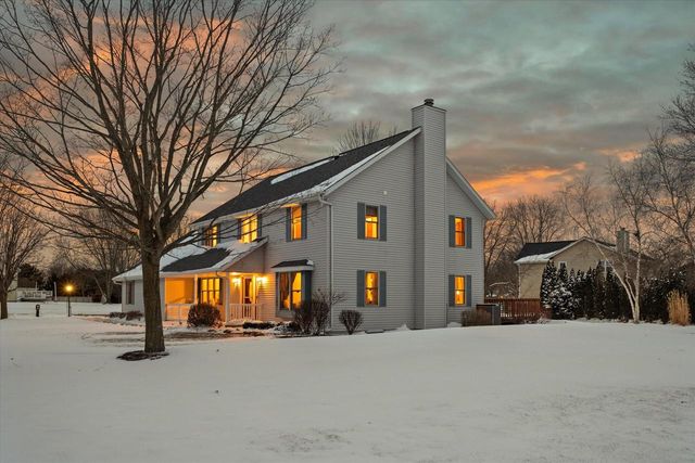 W350N6781 Baltic Pass, Oconomowoc, WI 53066