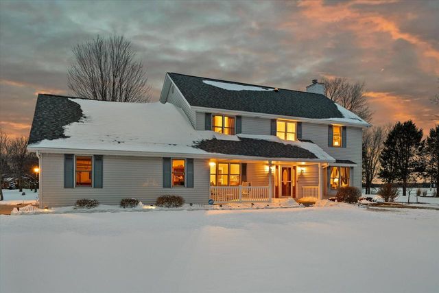 W350N6781 Baltic Pass, Oconomowoc, WI 53066