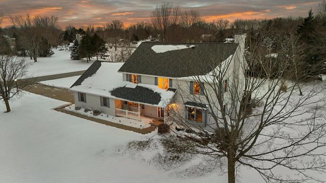 W350N6781 Baltic Pass, Oconomowoc, WI 53066