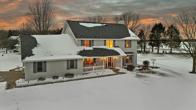 W350N6781 Baltic Pass, Oconomowoc, WI 53066