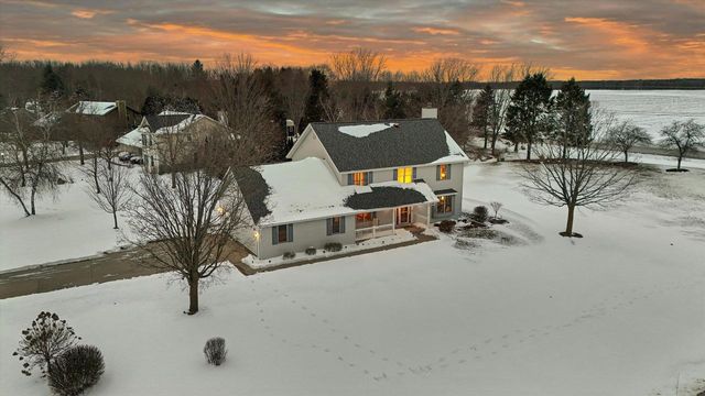 W350N6781 Baltic Pass, Oconomowoc, WI 53066