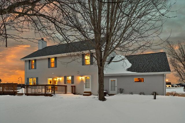 W350N6781 Baltic Pass, Oconomowoc, WI 53066