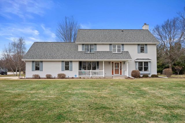 W350N6781 Baltic Pass, Oconomowoc, WI 53066